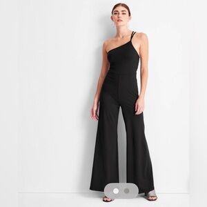 Elegant Black One-Shoulder Jumpsuit